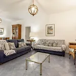 Vakantiehuis Nuras - *