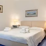Hébergement de vacances Nuras - *